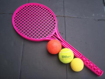 1× Namaak TENNISRACKET hard Plastic rozelila 54cm. +3 Ballen beschikbaar voor biedingen