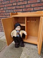 Appenzeller Trachtenpop met handgemaakte houten kleerkast., Ophalen of Verzenden, Gebruikt, Poppenhuis