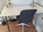 Ikea bureau + Ikea bureaustoel + Bureaulamp, Huis en Inrichting, Ophalen, In hoogte verstelbaar, Zo goed als nieuw, Bureau