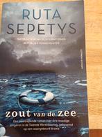 Zout van de zee. Waargebeurd., Boeken, Kinderboeken | Jeugd | 13 jaar en ouder, Ruth Sepetys, Ophalen of Verzenden, Zo goed als nieuw