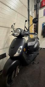 Sym Fiddle Mat Zwart 2016 Brom Hoog Scherm Kettingslot, Fietsen en Brommers, Scooters | SYM, Ophalen, Zo goed als nieuw, Benzine