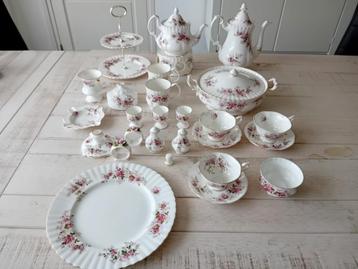Royal Albert Lavender Rose servies als nieuw beschikbaar voor biedingen