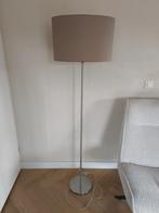 Stijlvolle Vloerlamp, Huis en Inrichting, Lampen | Vloerlampen, Ophalen, Zo goed als nieuw, Metaal, Modern