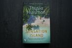 SENSATION ISLAND..... Thysia Huisman... (2024), Ophalen of Verzenden, Zo goed als nieuw