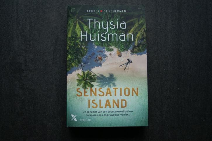 SENSATION ISLAND..... Thysia Huisman... (2024), Boeken, Thrillers, Zo goed als nieuw, Ophalen of Verzenden