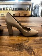 Mooie leren pumps brede hak, Pumps, Beige, Nieuw, Ophalen of Verzenden