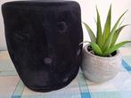 Zwarte hocker en een pot met neppe plant, Ophalen of Verzenden, Zo goed als nieuw, Vierkant