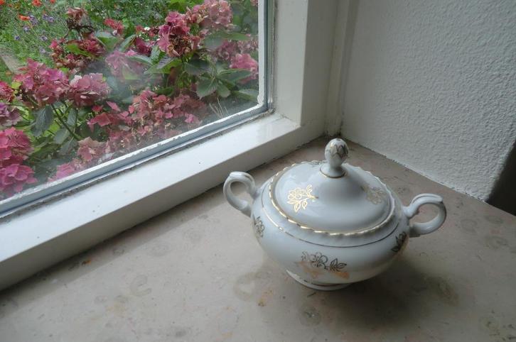 suikerpot / suikerpotje met deksel - TK Thun Czechoslovakia, Antiek en Kunst, Curiosa en Brocante, Ophalen of Verzenden