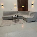 Gratis bezorging - design hoekbank in lichte bouclé stof