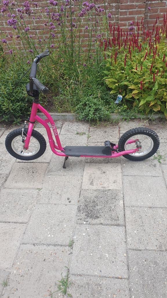 Roze step met luchtbanden, Fietsen en Brommers, Steps, Gebruikt, Gewone step, Ophalen