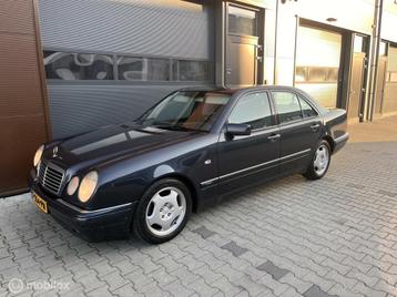 Mercedes E-klasse 300 TD Avantgarde OM606 beschikbaar voor biedingen