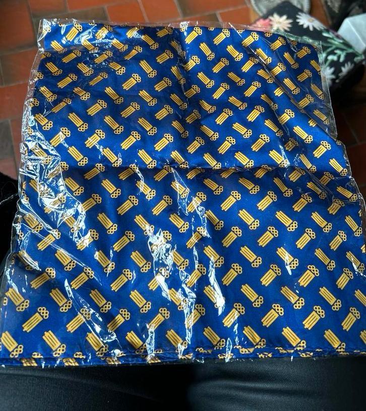 Vintage Zijden Sjaal tas Olympische spelen blauw goud, Kleding | Dames, Mutsen, Sjaals en Handschoenen, Nieuw, Sjaal, Maat 46/48 (XL) of groter