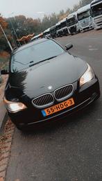 BMW 5-Serie 3.0 I 525 Touring AUT 2008 Zwart, Auto's, BMW, Achterwielaandrijving, 2000 kg, 93 €/maand, 750 kg