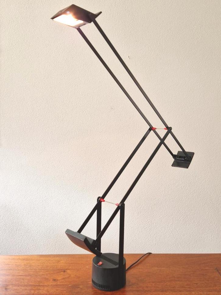 Vintage Artemide Richard Sapper Tizio tafellamp Italië., Huis en Inrichting, Lampen | Tafellampen, Gebruikt, 75 cm of meer, Kunststof