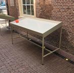 Tafel vitrinekasten uit museum te koop. 182x83x110cm, Huis en Inrichting, Kasten | Vitrinekasten, Ophalen, Zo goed als nieuw, 50 tot 100 cm