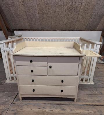 Antieke offwhite commode, zolderopruiming beschikbaar voor biedingen