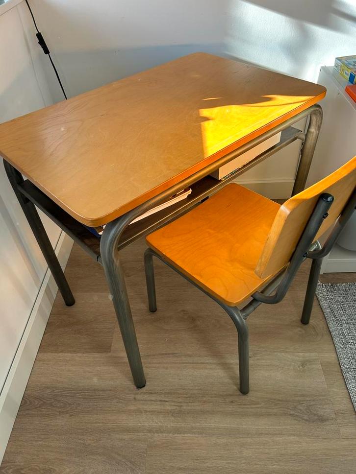 Kinderbureau + stoel / kids’ table + chair vintage, Kinderen en Baby's, Kinderkamer | Tafels en Stoelen, Gebruikt, Tafel(s) en Stoel(en)
