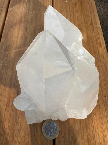 Bergkristal beschikbaar voor biedingen
