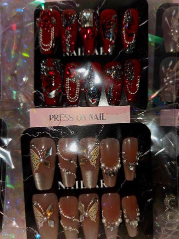 Press on nails, plak nagels, nagelsetjes met nail art beschikbaar voor biedingen