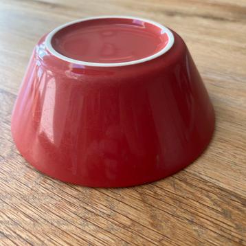 Schaaltje Iittala Teema rood beschikbaar voor biedingen