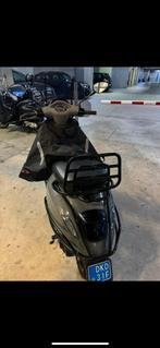 Vespa sprint nardo grey, Fietsen en Brommers, Scooters | Vespa, Ophalen, Overige modellen, Zo goed als nieuw, Benzine