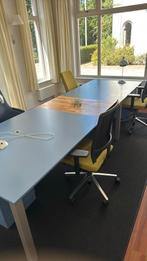 Gratis 2 bureaus met 1 stoel en drie ladenblokken., Ophalen, Zo goed als nieuw