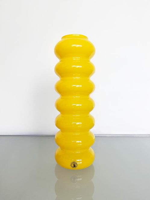Vintage IKEA Anne Nilsson Solstrale vaas, Huis en Inrichting, Woonaccessoires | Vazen, Geel, Minder dan 50 cm, Glas, Ophalen of Verzenden