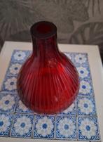 Rode vaas, Huis en Inrichting, Woonaccessoires | Vazen, Ophalen of Verzenden, Minder dan 50 cm, Rood, Glas