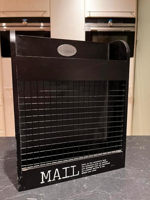 Riverdale wandrek MAIL – zwart met metalen rooster, Huis en Inrichting, Woonaccessoires | Wandplanken en Boekenplanken, Ophalen of Verzenden