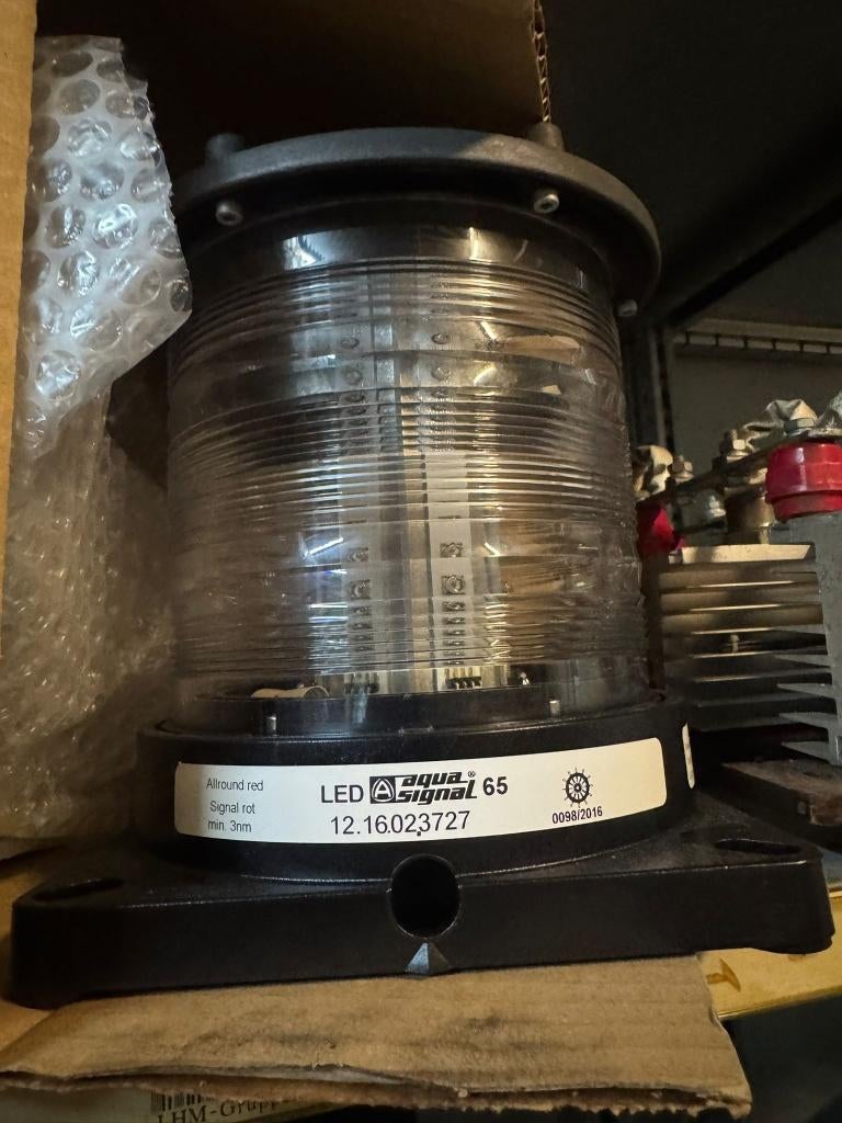 Aqua Signal 65 LED Rondomschijnend  Navigatielicht – 3NM, Watersport en Boten, Navigatiemiddelen en Scheepselektronica, Nieuw