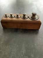 Houten blok met koperen gewichtjes, Antiek en Kunst, Ophalen