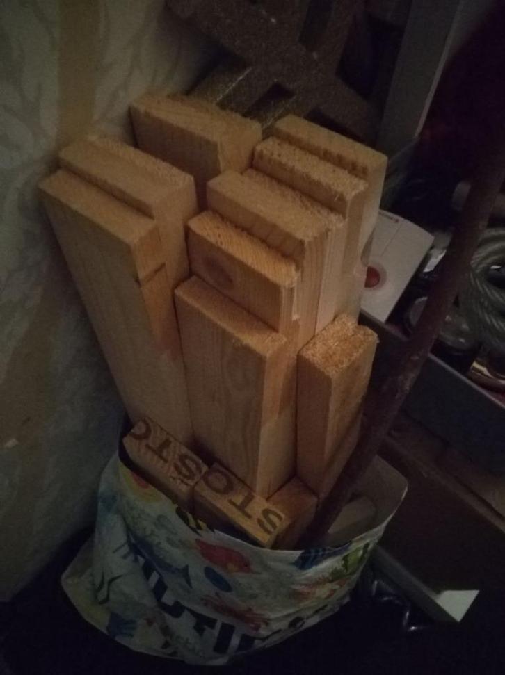 Groot aantal houten / planken ( 38× stuks ), Doe-het-zelf en Verbouw, Hout en Planken, Gebruikt, Plank, Vuren, Minder dan 200 cm