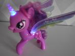 My Little Pony Rainbow Wings Twilight Sparkle + licht 20 cm, Ophalen of Verzenden, Zo goed als nieuw