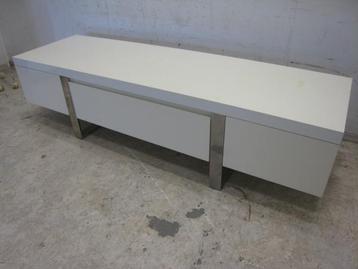 Tv-kast wit hoogglans, met metalen poten, Made in Italy beschikbaar voor biedingen
