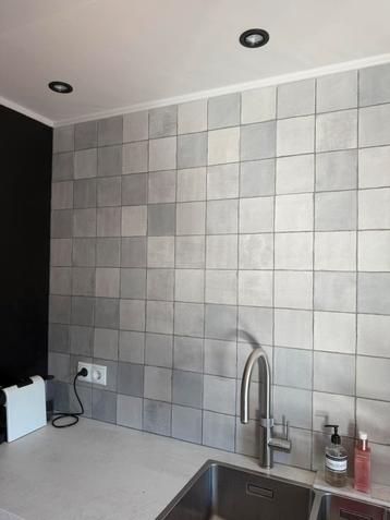 13x13 cm handgevormde tegels grijs 85 stuks ! beschikbaar voor biedingen