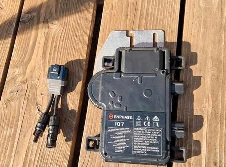 Enphase IQ7 micro-omvormers, Doe-het-zelf en Verbouw, Elektra en Kabels, Zo goed als nieuw, Overige typen, Ophalen of Verzenden