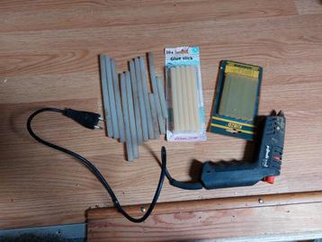 Lijmpistool met lijmsticks beschikbaar voor biedingen