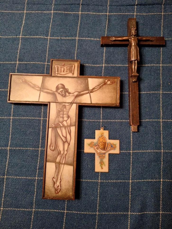 Set van 3 Vintage Kruisbeelden, Antiek en Kunst, Antiek | Religie, Ophalen of Verzenden