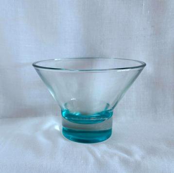 Glas 9,5 cm hoog Groen dik glas Vintage Coupe beschikbaar voor biedingen
