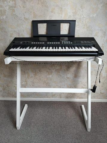 Yamaha keyboard psr-E433 beschikbaar voor biedingen