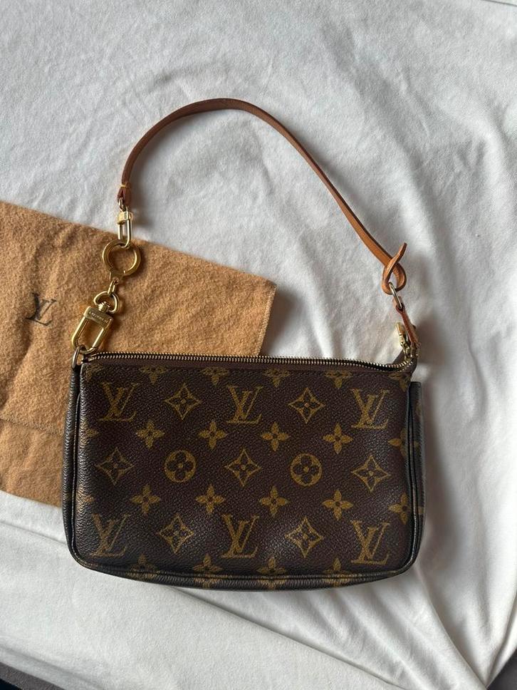 Louis Vuitton Pochette, Sieraden, Tassen en Uiterlijk, Tassen | Damestassen, Zo goed als nieuw, Handtas, Bruin, Ophalen of Verzenden