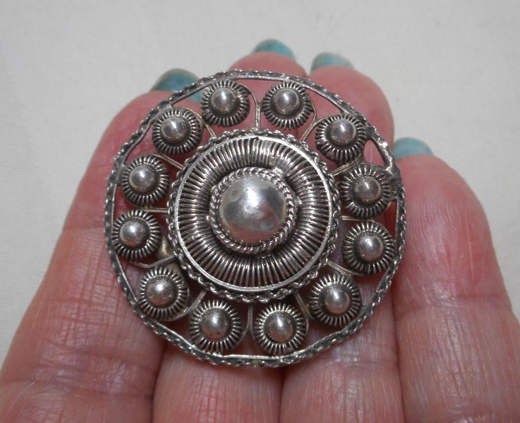 Zilveren antieke Zeeuwse knop broche nr.1223