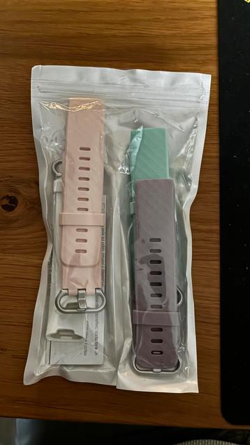 Fitbit Charge 4 Bandjes - 4 Stuks - Dames beschikbaar voor biedingen