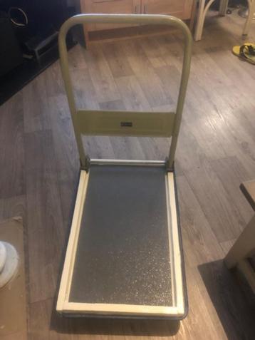 Transportkar /plateauwagen beschikbaar voor biedingen
