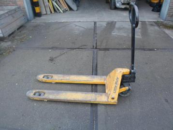 te koop aangeboden palletwagen / pompwagen beschikbaar voor biedingen