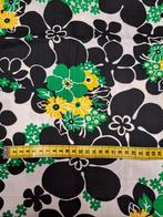 Retro lap zwart/wit/groen/gele grote bloemen, Hobby en Vrije tijd, Stoffen en Lappen, 200 cm of meer, Nieuw, Overige materialen
