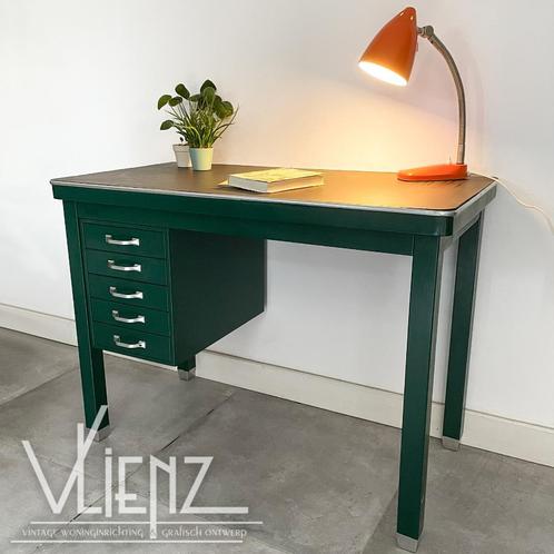 Vintage, industrieel stalen bureau groen met lades, Huis en Inrichting, Bureaus, Gebruikt, Bureau, Ophalen