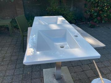 Nieuwe dubbele wasbak beschikbaar voor biedingen