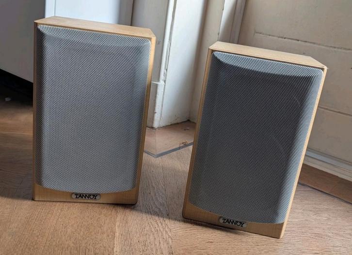 Tannoy Mercury mxR Satelliet Luidsprekers - incl muurbeugels, Audio, Tv en Foto, Luidsprekers, Gebruikt, Front, Rear of Stereo speakers