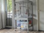Complete set inclusief 2 vogels, Dieren en Toebehoren, Ophalen of Verzenden, Zo goed als nieuw, Vogelkooi